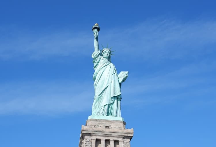 N-400 Citizenship Interview Tips — How to Prepare and Pass | VisaMind